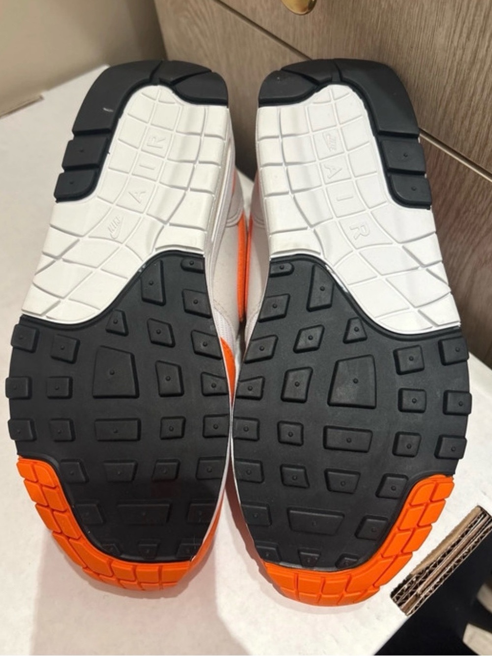 Nike Orange and White Air Max Low-Top Sneakers Sz7.5 - Picture 5 of 6
